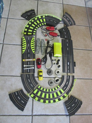 Speedtrax slot car race track - car,